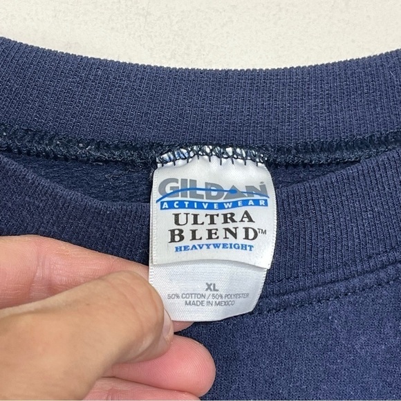 Vintage America Patriotic Embroidered Flag Crewneck Sweatshirt - Picture 3 of 4